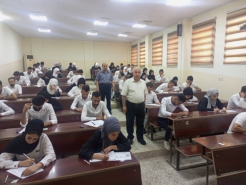 الامتحانات النهائية لكلية القانون و العلوم السياسية